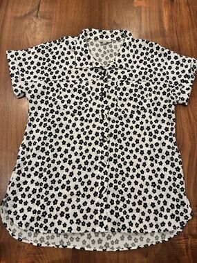 JOHN MARK Womens Size Medium Button Top Floral With Collar